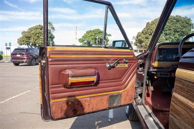 1990 Jeep Grand Wagoneer   - Photo 72 - Spring Valley, CA 91978