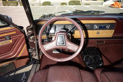 1990 Jeep Grand Wagoneer   - Photo 58 - Spring Valley, CA 91978
