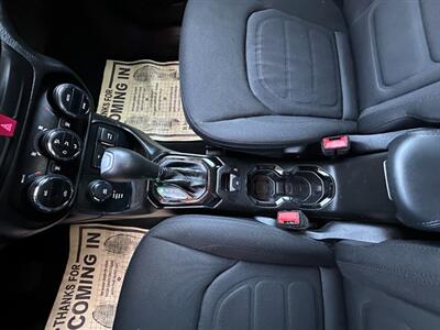 2016 Jeep Renegade Latitude 4x4 SUV - Photo 19 - San Jose, CA 95128