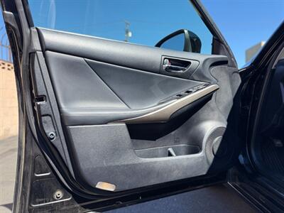 2016 Lexus IS 300   - Photo 15 - North Hills, CA 91343