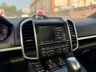 2016 Porsche Cayenne   - Photo 10 - North Hills, CA 91343