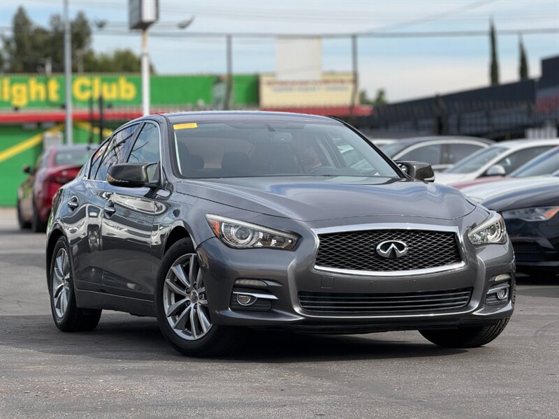 2015 INFINITI Q50  