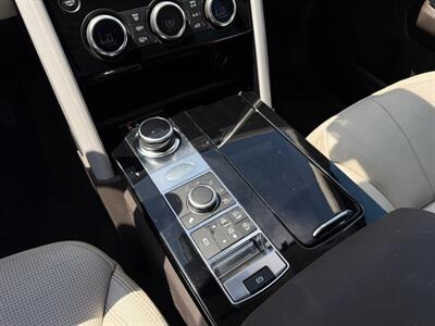 2018 Land Rover Discovery HSE   - Photo 15 - North Hills, CA 91343