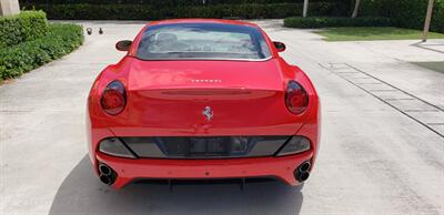 2013 Ferrari California   - Photo 27 - Hallandale, FL 33009
