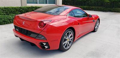 2013 Ferrari California   - Photo 25 - Hallandale, FL 33009