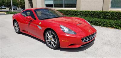 2013 Ferrari California   - Photo 29 - Hallandale, FL 33009