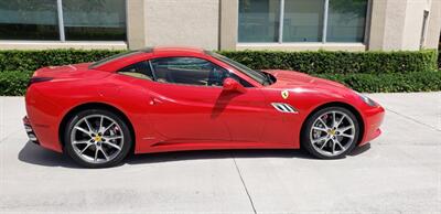 2013 Ferrari California   - Photo 30 - Hallandale, FL 33009