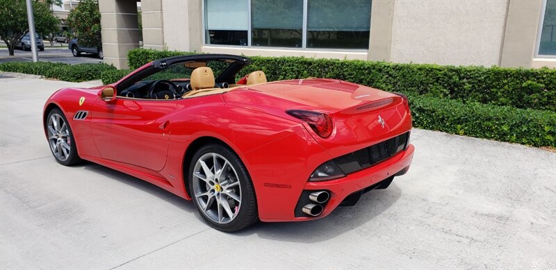 2013 Ferrari California photo