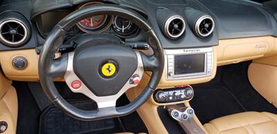 2013 Ferrari California   - Photo 14 - Hallandale, FL 33009