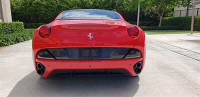 2013 Ferrari California   - Photo 26 - Hallandale, FL 33009