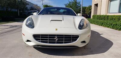 2014 Ferrari California   - Photo 17 - Hallandale, FL 33009