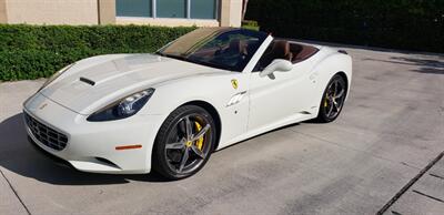 2014 Ferrari California   - Photo 2 - Hallandale, FL 33009