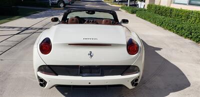 2014 Ferrari California   - Photo 15 - Hallandale, FL 33009