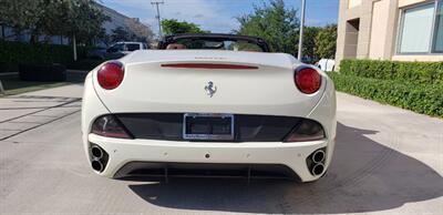 2014 Ferrari California   - Photo 16 - Hallandale, FL 33009