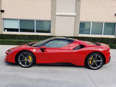 2021 Ferrari SF90   - Photo 1 - Hallandale, FL 33009