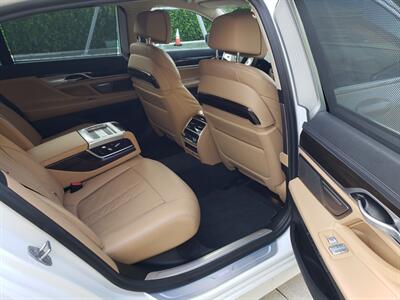 2022 BMW 740i   - Photo 7 - Hallandale, FL 33009