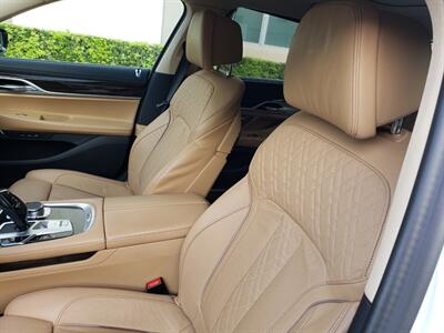 2022 BMW 740i   - Photo 11 - Hallandale, FL 33009