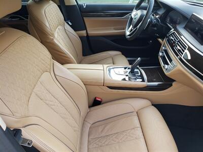 2022 BMW 740i   - Photo 5 - Hallandale, FL 33009