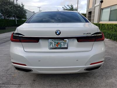 2022 BMW 740i   - Photo 18 - Hallandale, FL 33009