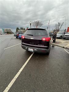 2010 Chevrolet Traverse LT   - Photo 4 - Stockton, CA 95202