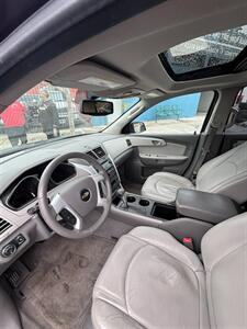 2010 Chevrolet Traverse LT   - Photo 8 - Stockton, CA 95202