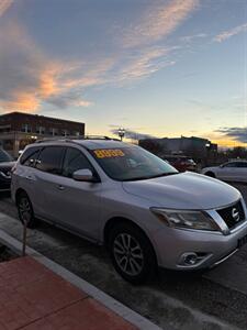 2015 Nissan Pathfinder SV   - Photo 2 - Stockton, CA 95202