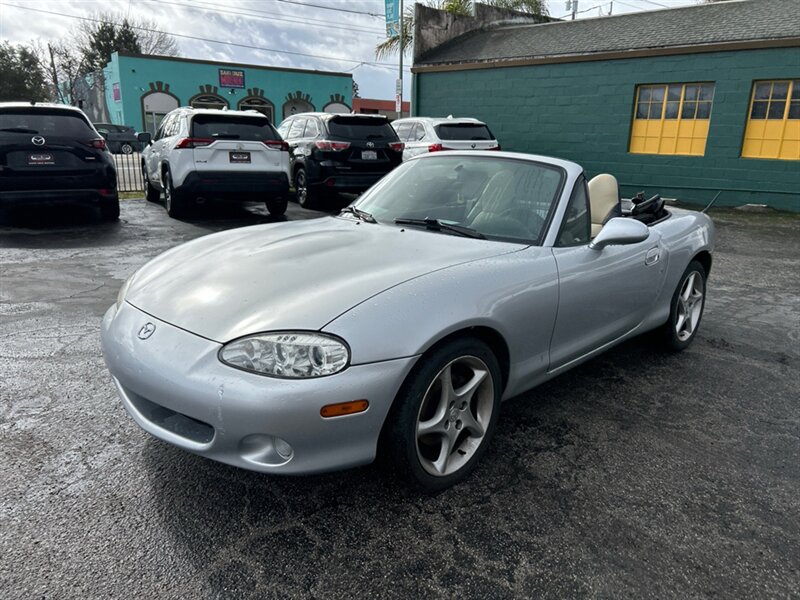 2003 Mazda MX-5 Miata SE  