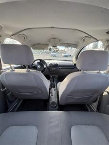 2004 Volkswagen New Beetle GL   - Photo 6 - Riverside, CA 92505