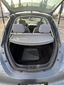 2004 Volkswagen New Beetle GL   - Photo 5 - Riverside, CA 92505