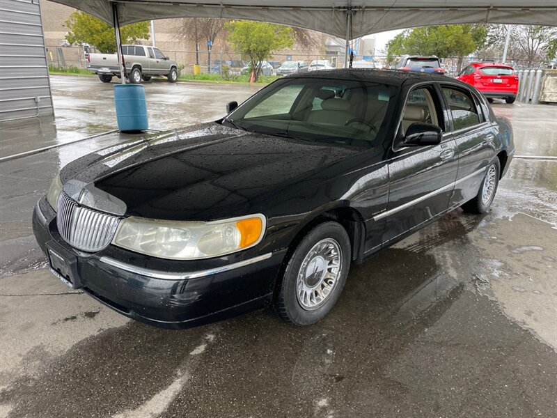 2001 Lincoln Town Car Cartier  