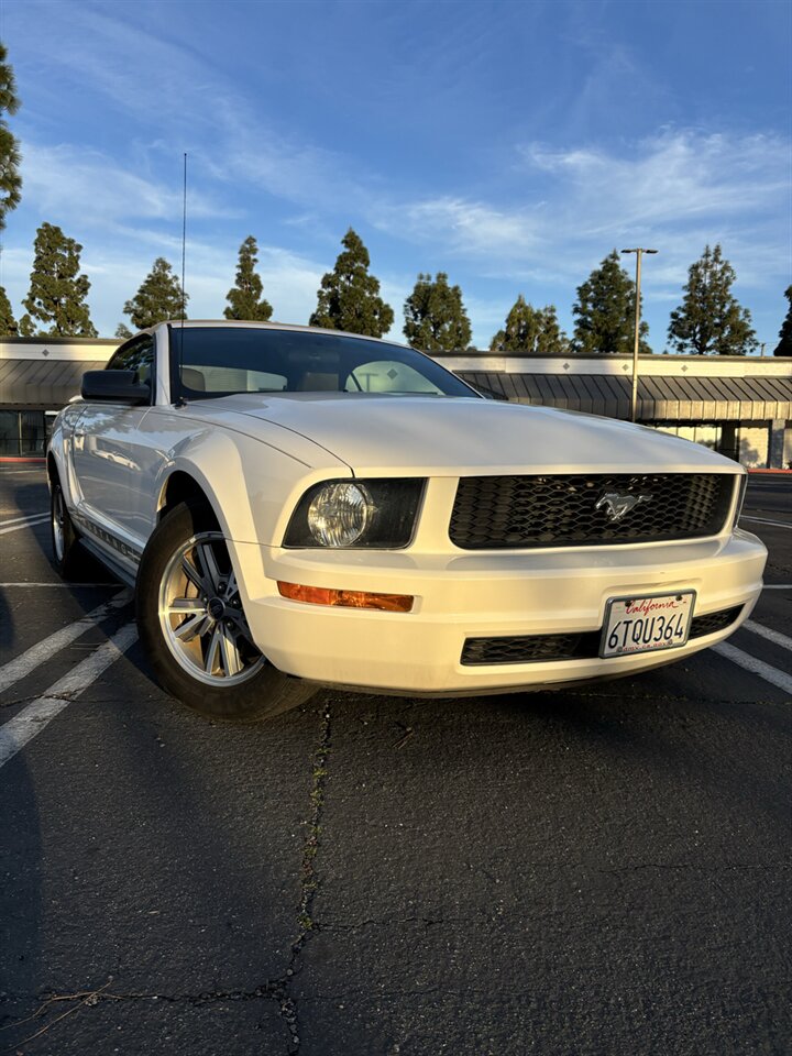 2005 Ford Mustang V6 Deluxe   - Photo 1 - Riverside, CA 92505