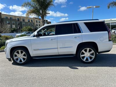 2019 Cadillac Escalade Luxury   - Photo 8 - Riverside, CA 92505