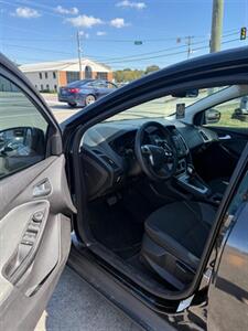 2014 Ford Focus SE   - Photo 5 - La Vergne, TN 37086