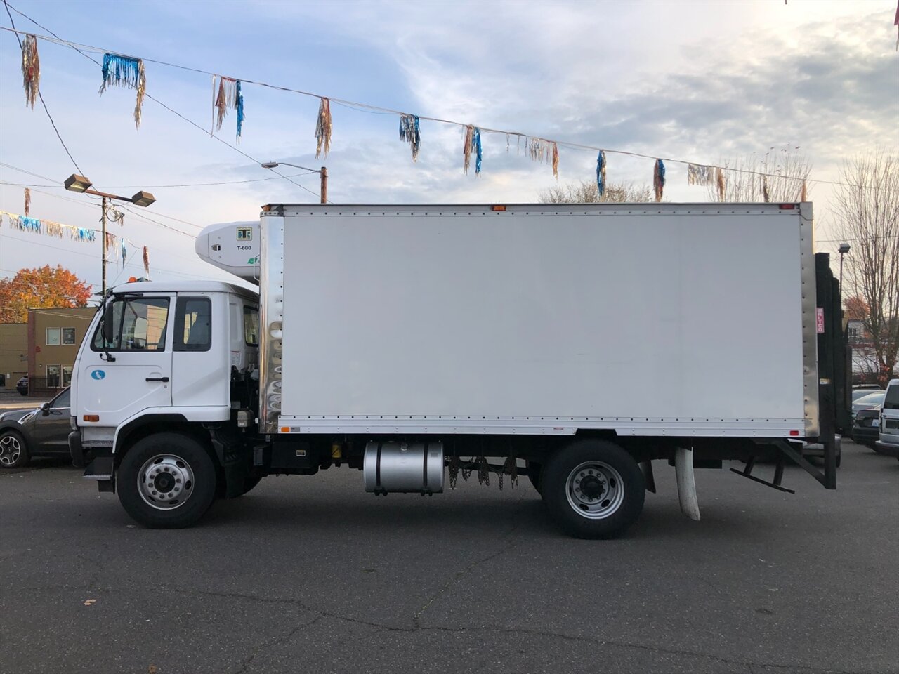 2010 Nissan DIESEL UD3300   - Photo 1 - Portland, OR 97266