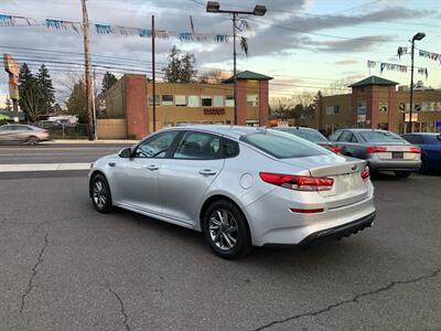 2019 Kia Optima LX   - Photo 3 - Portland, OR 97266