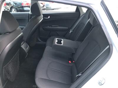 2019 Kia Optima LX   - Photo 10 - Portland, OR 97266