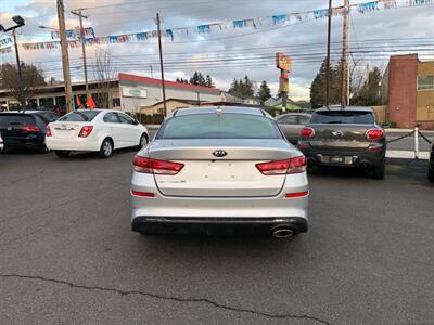 2019 Kia Optima LX   - Photo 5 - Portland, OR 97266