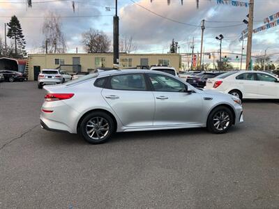 2019 Kia Optima LX   - Photo 2 - Portland, OR 97266