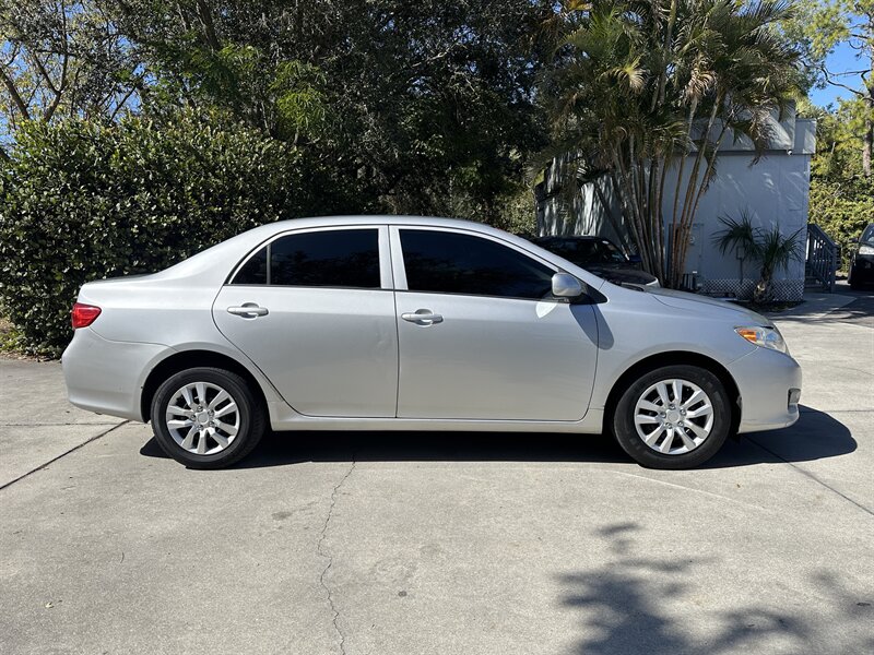 2009 Toyota Corolla LE  