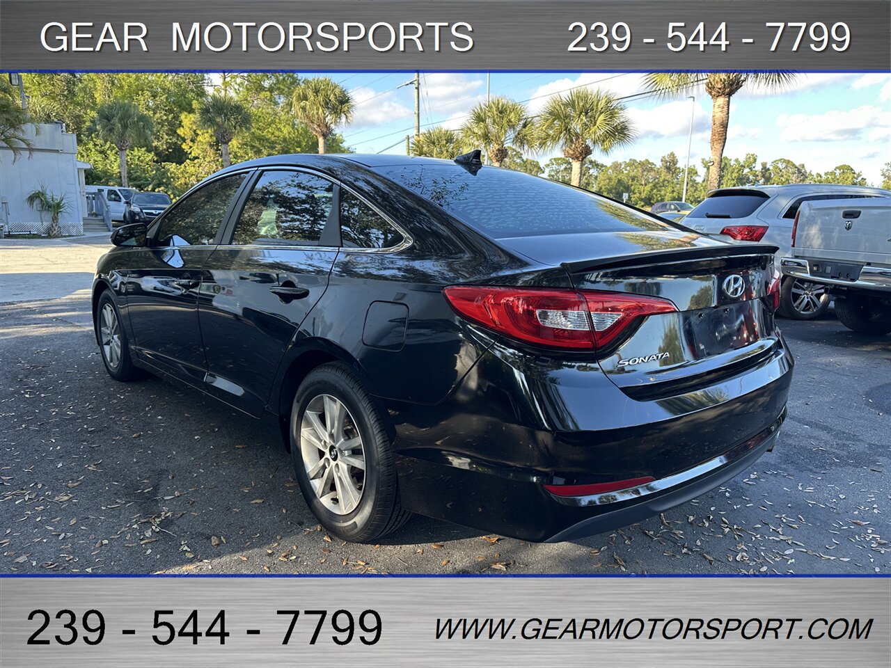 2015 Hyundai SONATA SE - Photo 5 - Estero, FL 33928