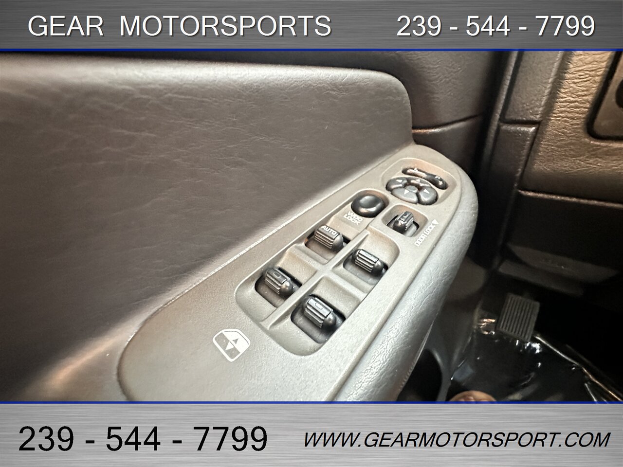 2005 Dodge Ram 1500 SLT Crew Cab 4WD 4.7L V8   - Photo 38 - Estero, FL 33928