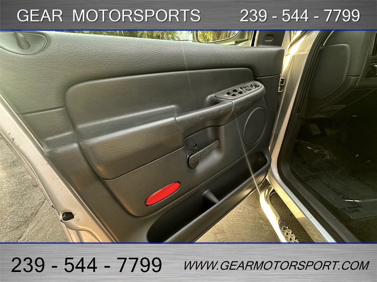2005 Dodge Ram 1500 SLT Crew Cab 4WD 4.7L V8   - Photo 11 - Estero, FL 33928