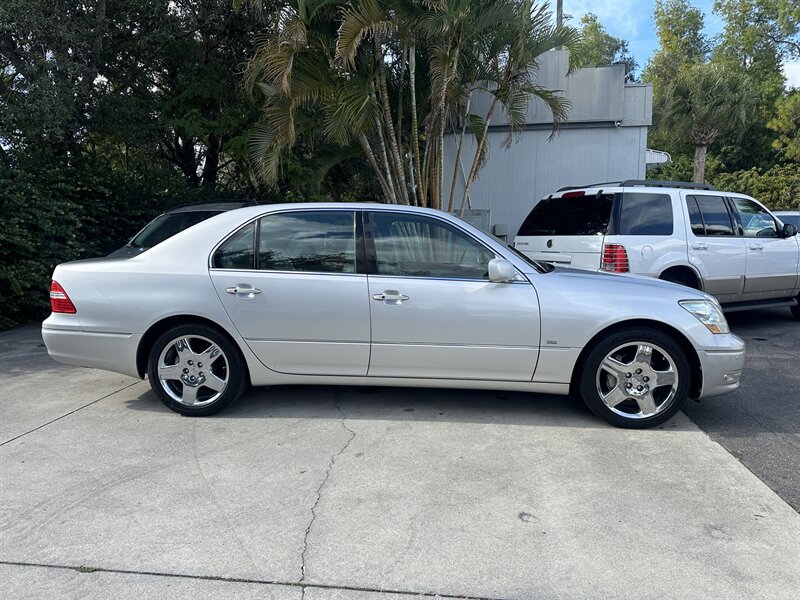 2004 Lexus LS 430  