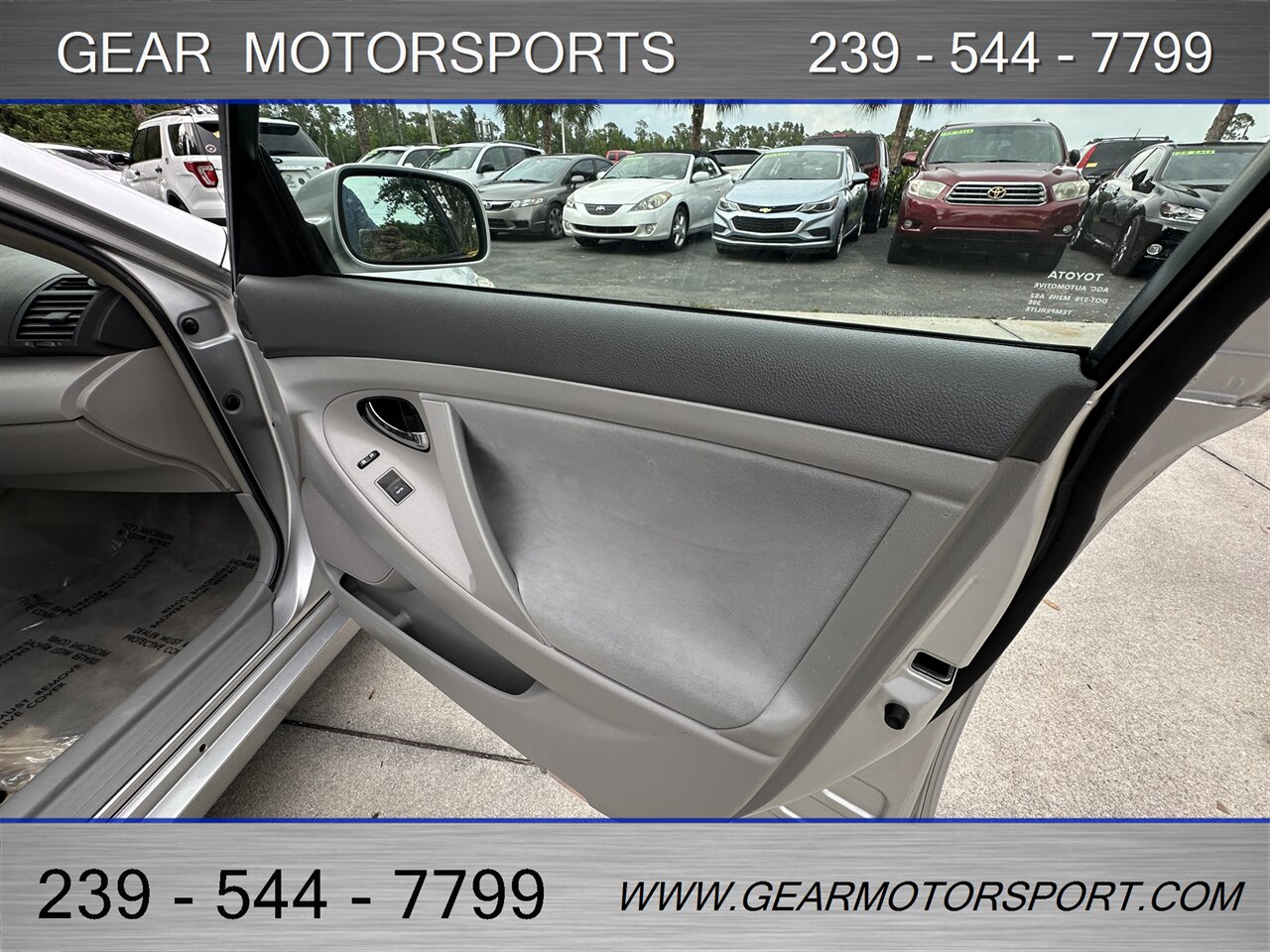 2010 Toyota Camry LE   - Photo 13 - Estero, FL 33928