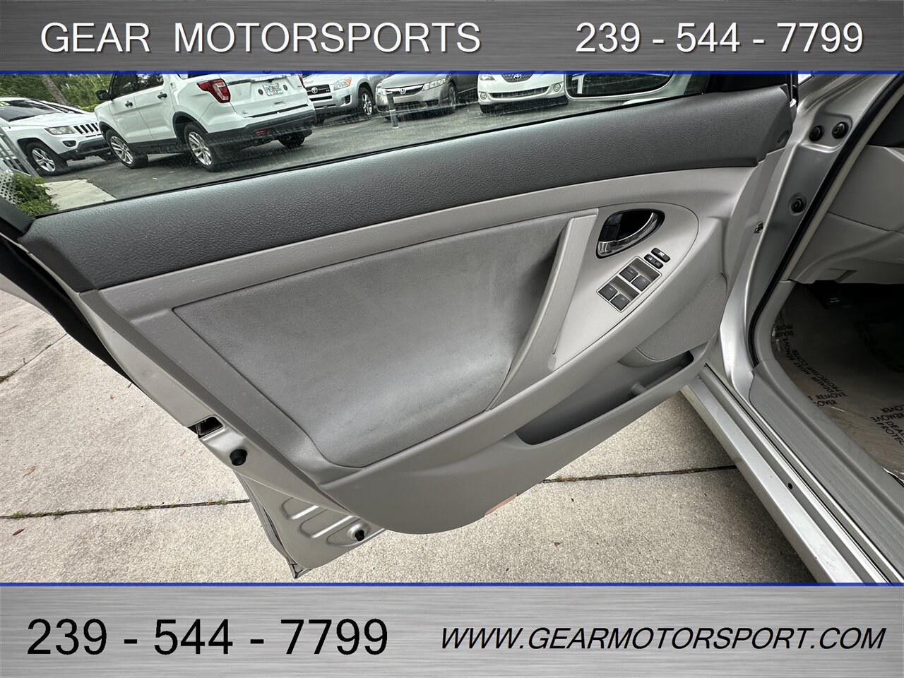 2010 Toyota Camry LE   - Photo 11 - Estero, FL 33928