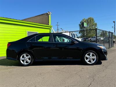 2013 Toyota Camry SE   - Photo 2 - Albany, OR 97322