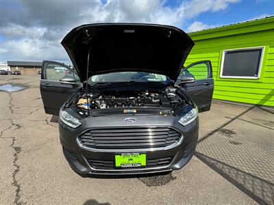 2016 Ford Fusion SE   - Photo 6 - Albany, OR 97322