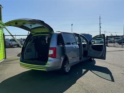2014 Chrysler Town and Country Touring   - Photo 8 - Albany, OR 97322