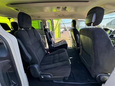 2014 Chrysler Town and Country Touring   - Photo 16 - Albany, OR 97322