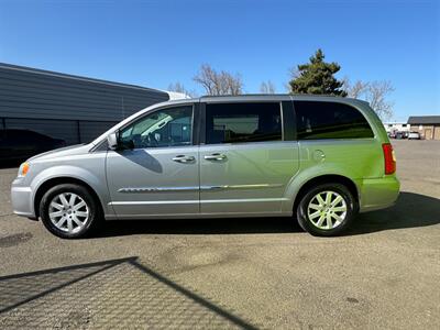 2014 Chrysler Town and Country Touring   - Photo 5 - Albany, OR 97322